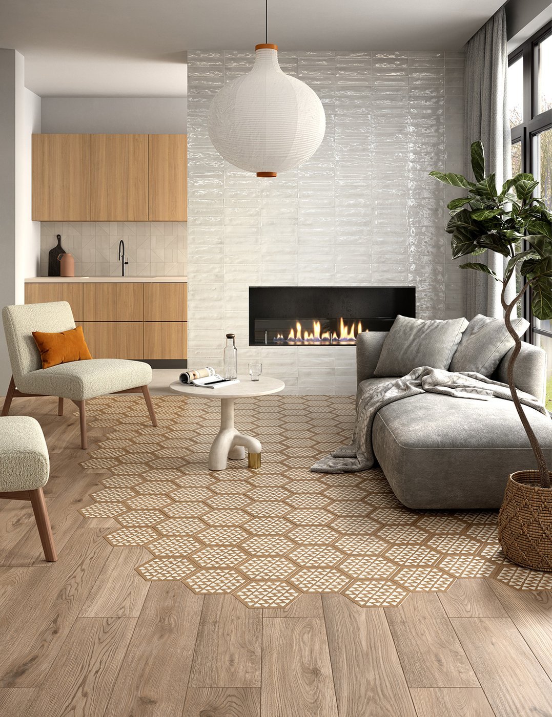 Un salon avec un sol en carrelage en forme d'hexagone et du parquet. les murs sont en carrelage blanc brillant.